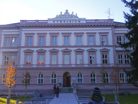Gymnázium dr. Karla Polesného