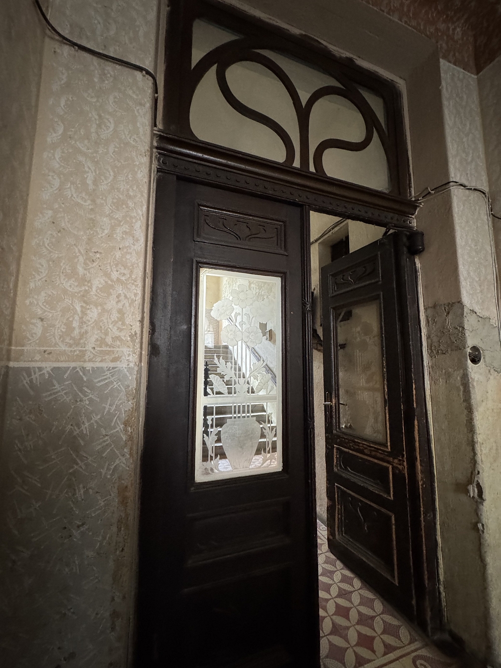 Původní dveře s leptaným sklem