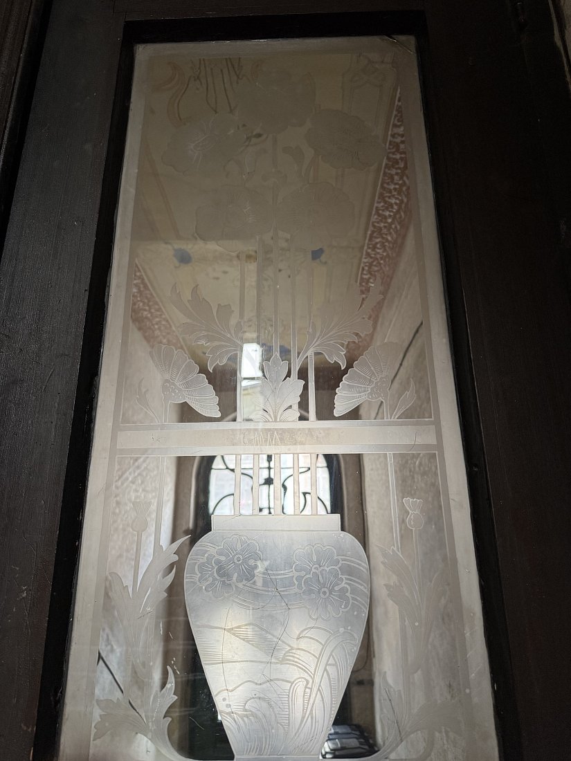 Detail leptaného skla
